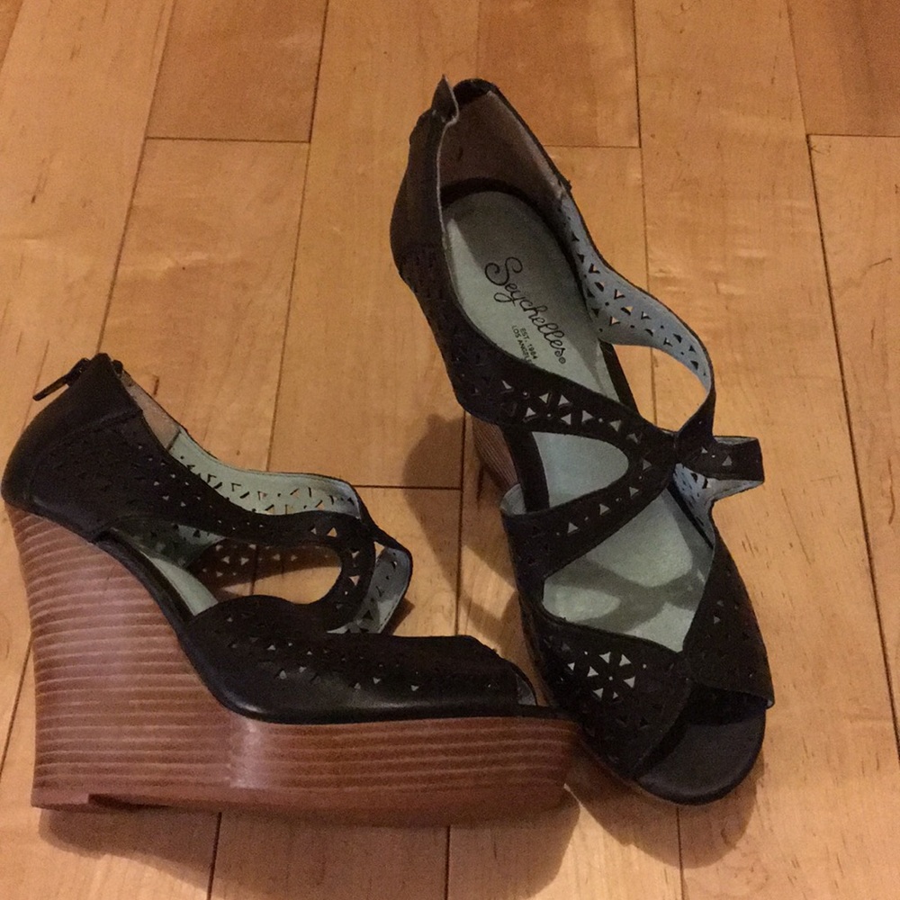 Seychelles wedges